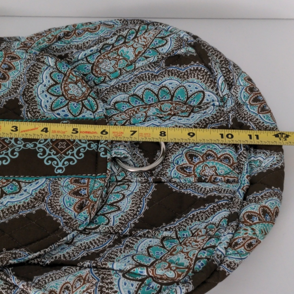 NWOT. Larger Quilted Shoulder Handbag - Picture 5 of 8